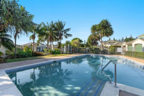 Catalina Court 7 - Just a short walk to Pippi Beach